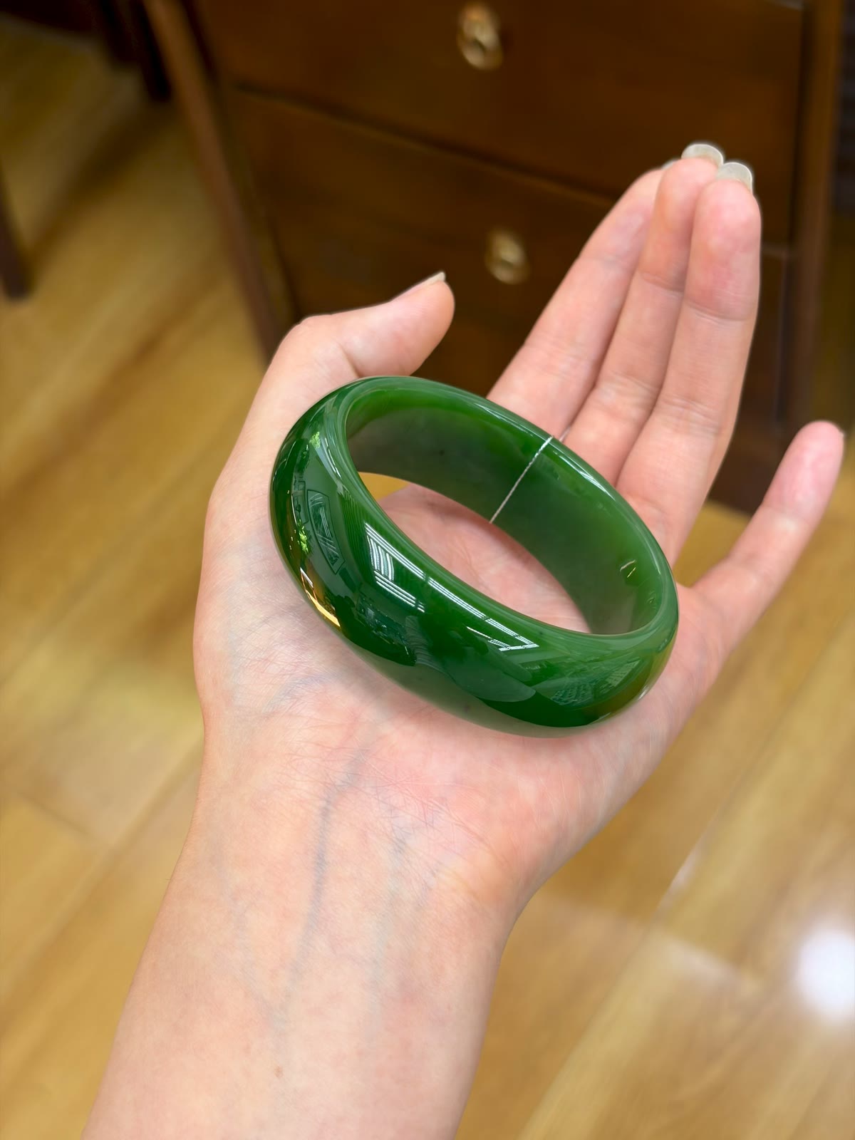 Nephrite Red Skin Spinach Green Wide Tire Bangle