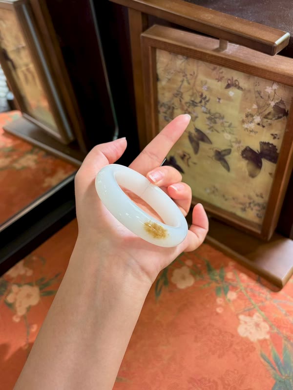 Sugar White Jade Bangle